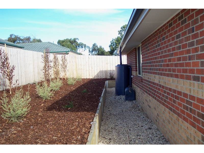 6 Longhirst Avenue, Cranbourne VIC 3977