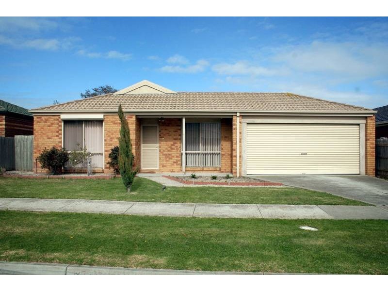 21 Linda Drive, Cranbourne West VIC 3977
