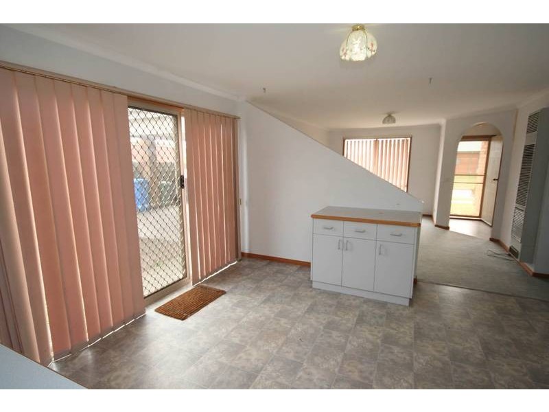 21 Linda Drive, Cranbourne West VIC 3977