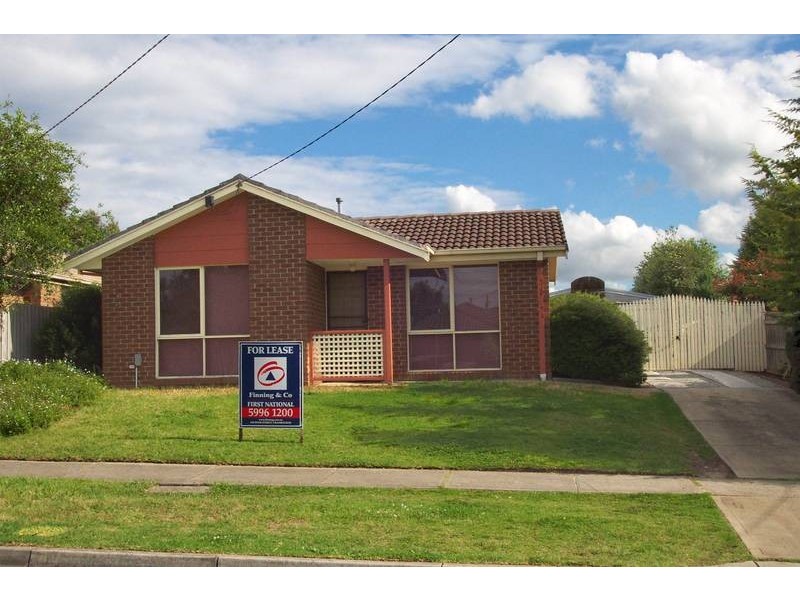6 Bates Street, Cranbourne VIC 3977