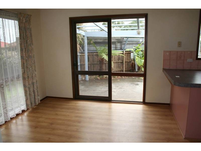 2 South Charles Court, Cranbourne VIC 3977