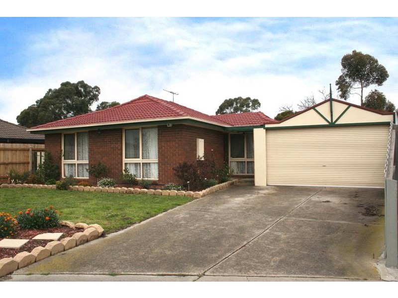 11 Flinders Court, Cranbourne North VIC 3977