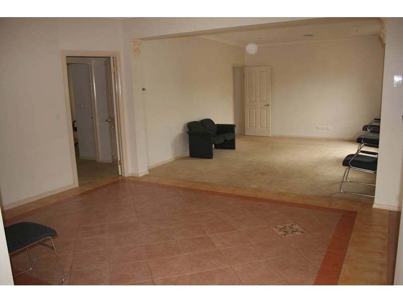 196 Sladen Street, Cranbourne VIC 3977