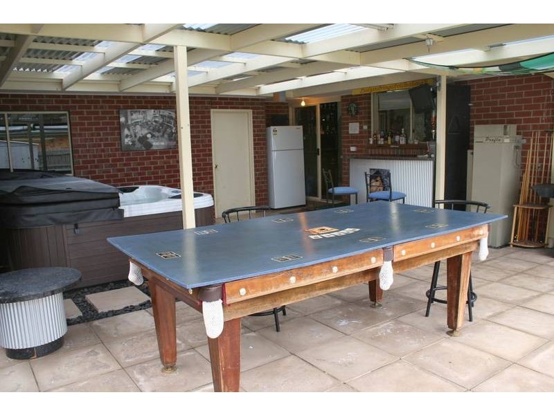 17 Greenmantle Close, Cranbourne West VIC 3977