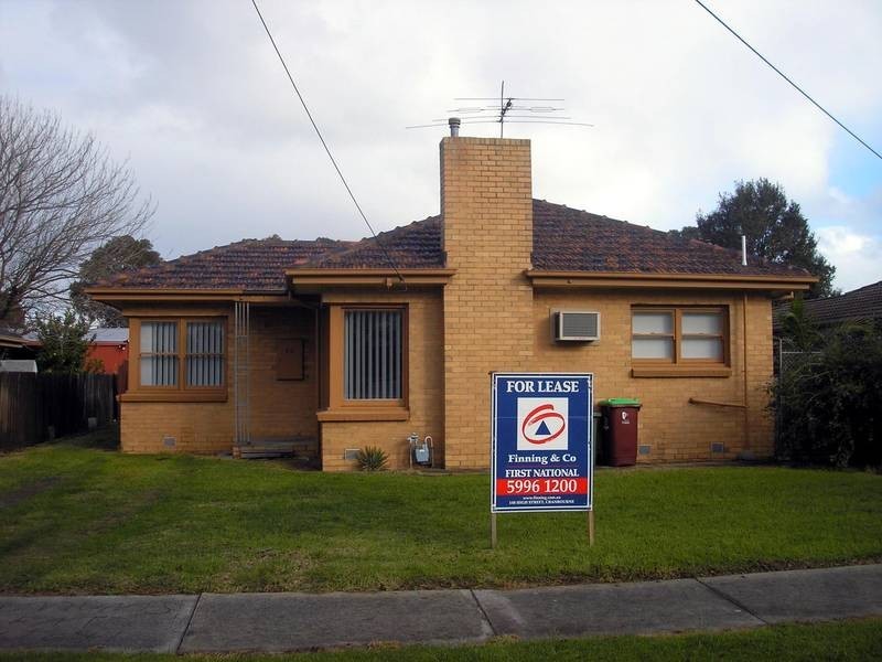 40 Lyall Street, Cranbourne VIC 3977