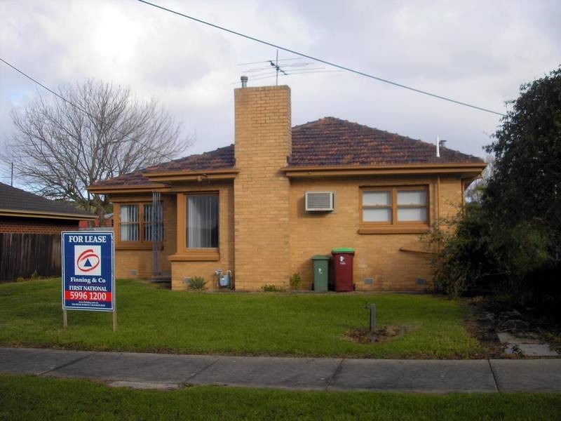 40 Lyall Street, Cranbourne VIC 3977