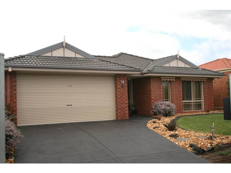 30 Elcan Avenue, Cranbourne West VIC 3977