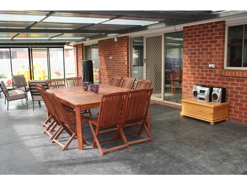 30 Elcan Avenue, Cranbourne West VIC 3977