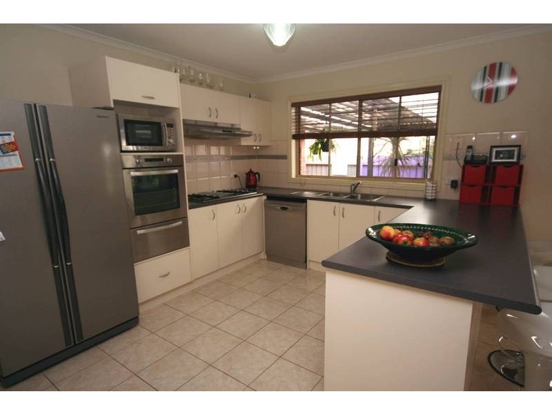 30 Elcan Avenue, Cranbourne West VIC 3977