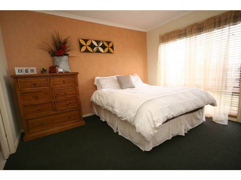30 Elcan Avenue, Cranbourne West VIC 3977