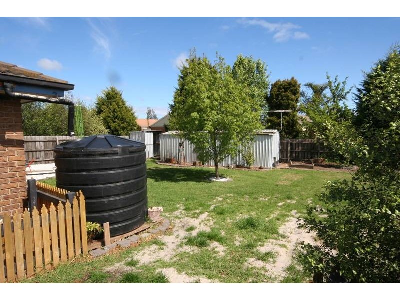 3 Natalie Court, Cranbourne West VIC 3977