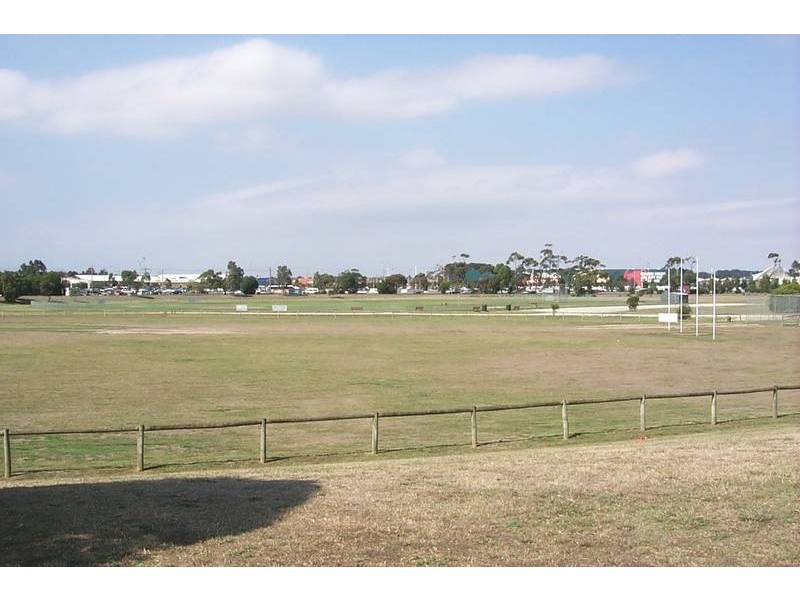 4/59 Clairmont Avenue, Cranbourne VIC 3977