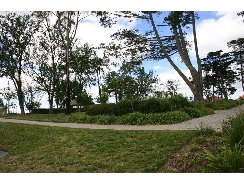 52 Greenaway Terrace, Cranbourne East VIC 3977