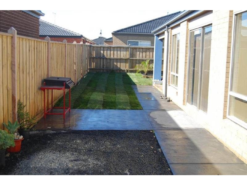 48 Bluemist Circuit, Lyndhurst VIC 3975