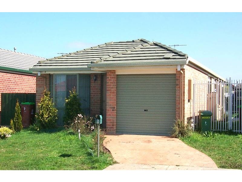 5 Seacombe Place, Cranbourne North VIC 3977