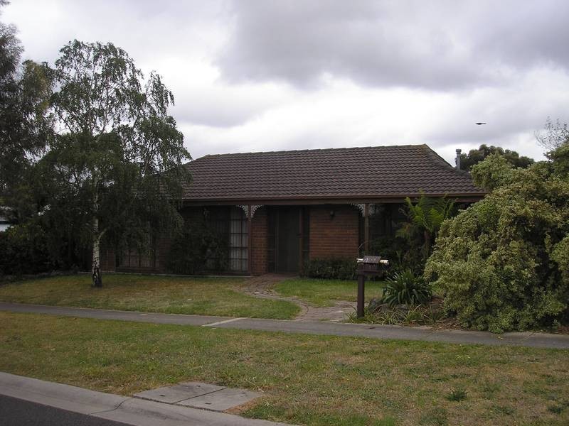 1 Wisteria Court, Cranbourne VIC 3977