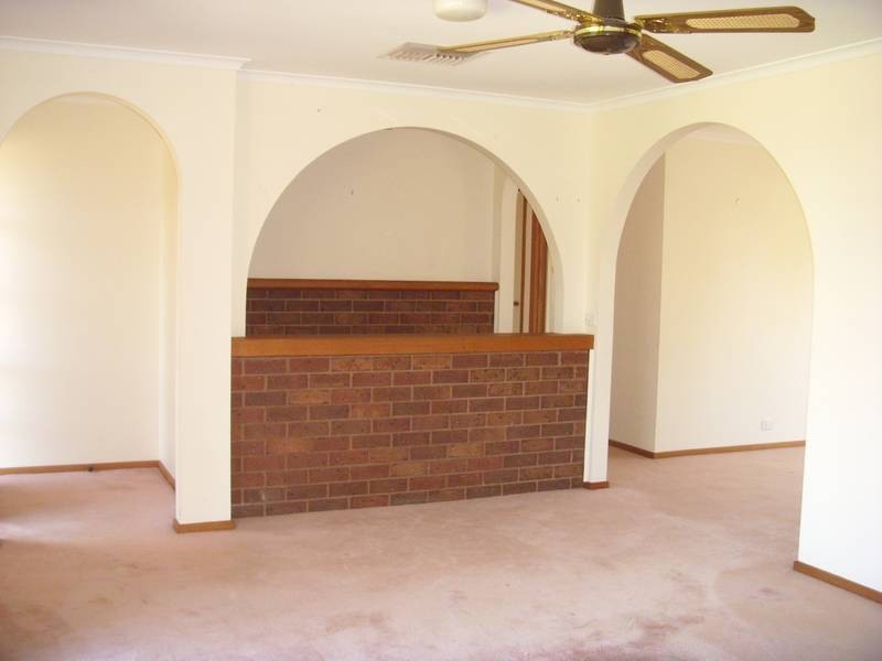 1 Wisteria Court, Cranbourne VIC 3977