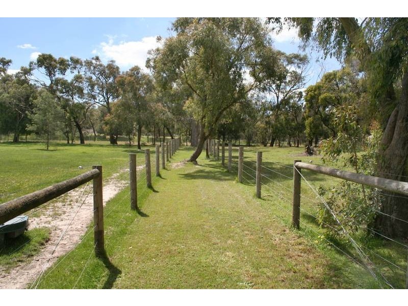 30 Scott Rd, Cranbourne South VIC 3977