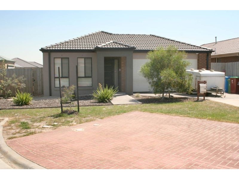 14 Kingsbarn Court, Cranbourne VIC 3977