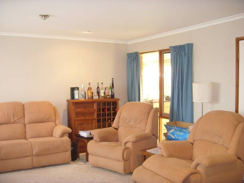 75 Courtenay Avenue, Cranbourne North VIC 3977