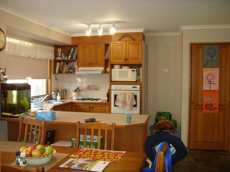 75 Courtenay Avenue, Cranbourne North VIC 3977