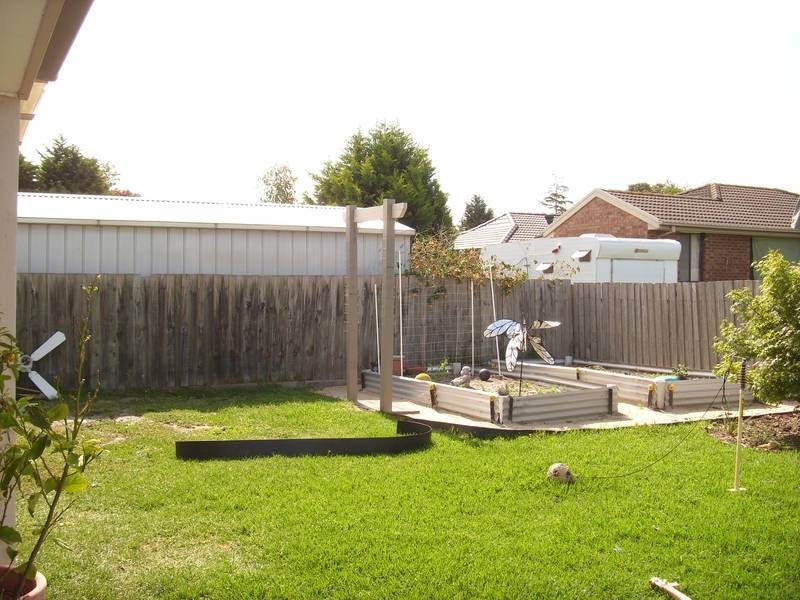 75 Courtenay Avenue, Cranbourne North VIC 3977