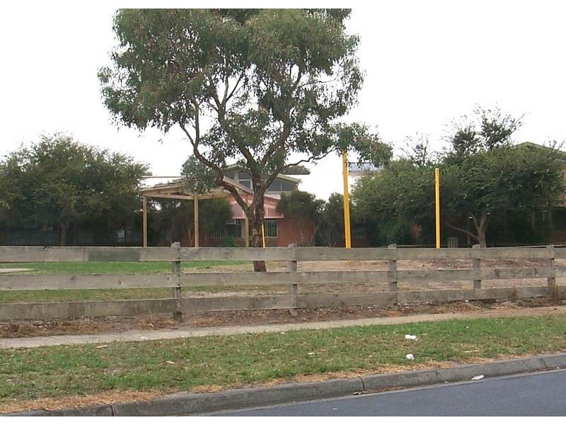 60 Willora Crescent, Cranbourne VIC 3977