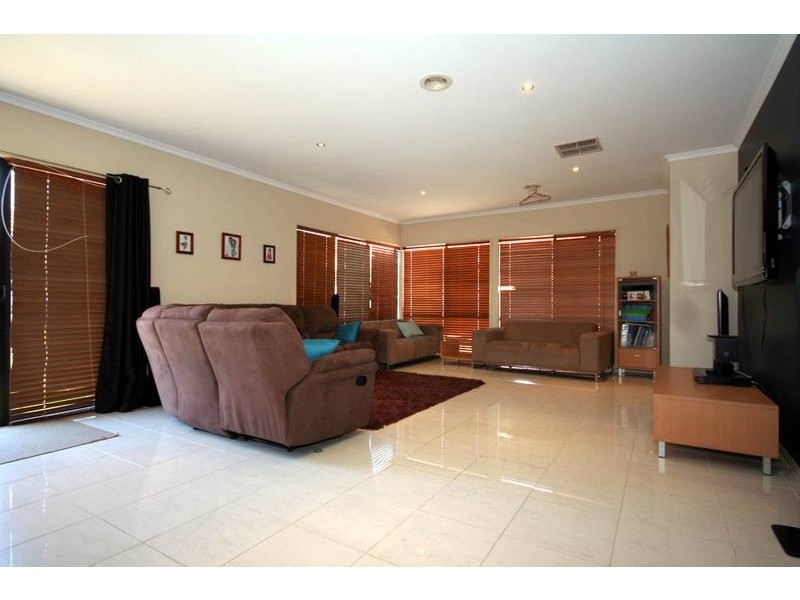 Cranbourne VIC 3977