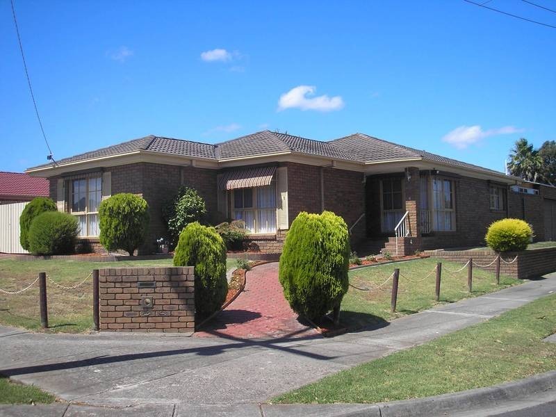 6 Glenbourne Road, Cranbourne VIC 3977