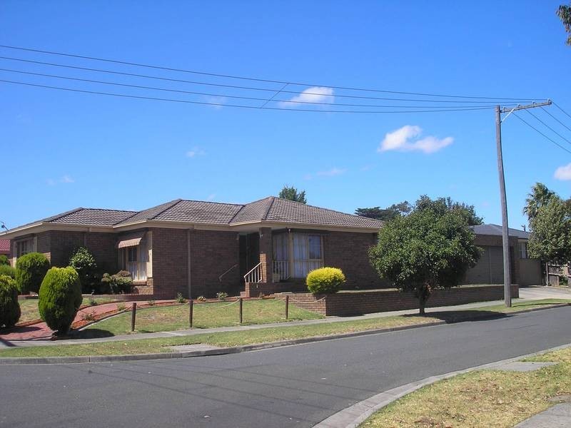 6 Glenbourne Road, Cranbourne VIC 3977