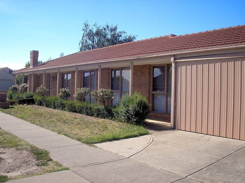88 Courtenay Avenue, Cranbourne North VIC 3977