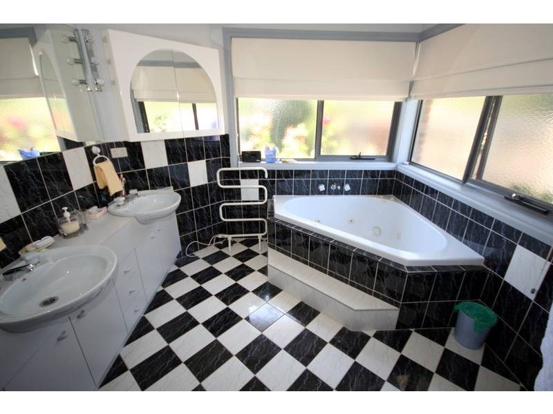 Cranbourne North VIC 3977