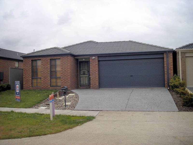 22 Tyndall Street, Cranbourne East VIC 3977