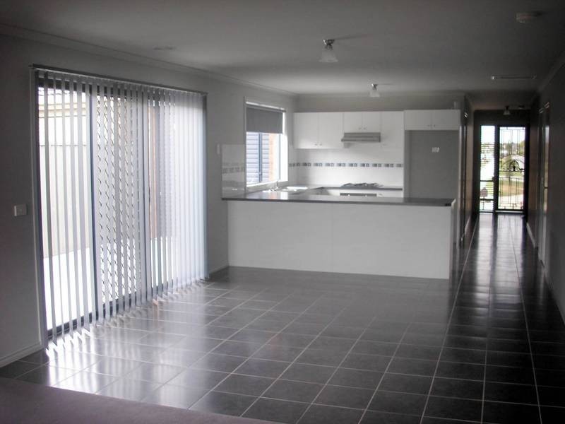 22 Tyndall Street, Cranbourne East VIC 3977