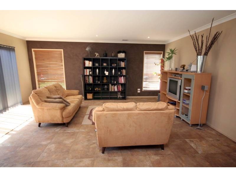 Cranbourne East VIC 3977