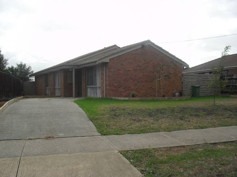 37 Bernborough Avenue, Cranbourne VIC 3977