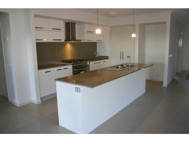 37 Breamlea Way, Cranbourne VIC 3977