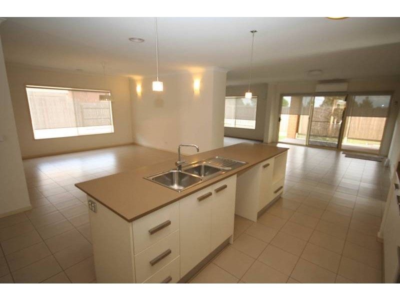 Cranbourne West VIC 3977