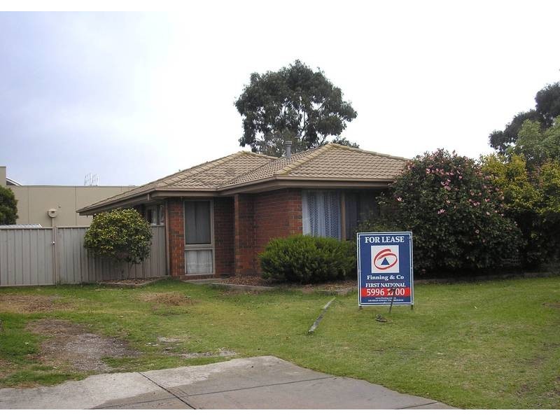 12 Candytuft Close, Cranbourne VIC 3977