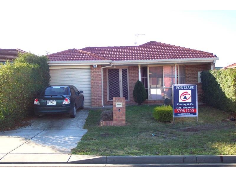 10 Bellarine Drive, Cranbourne VIC 3977