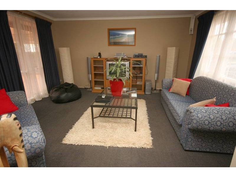 33 Willora Crescent, Cranbourne VIC 3977