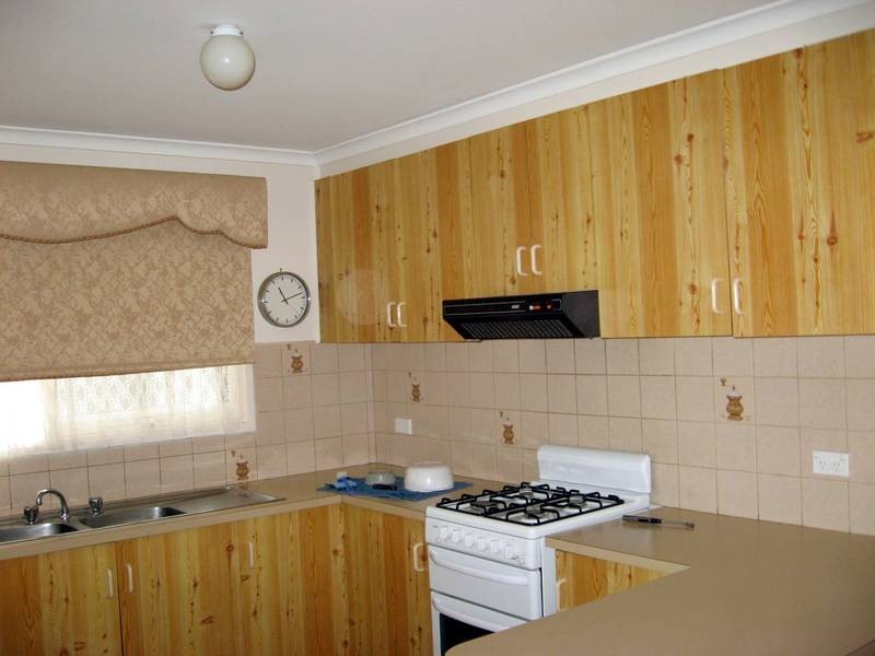 33 Courtenay Avenue, Cranbourne North VIC 3977