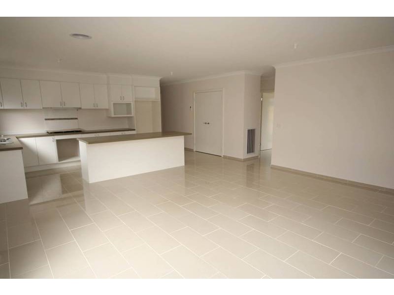Cranbourne VIC 3977