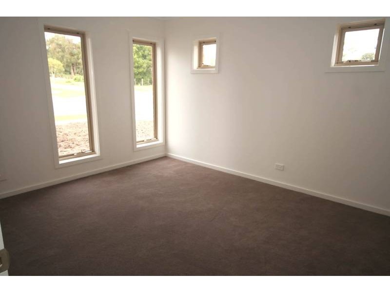 Cranbourne VIC 3977