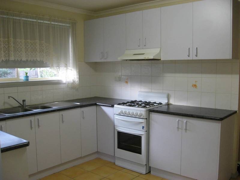 2/70 Pound Road, Hampton Park VIC 3976