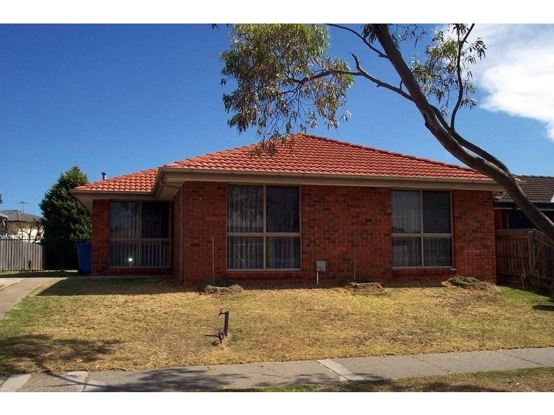 28 Brentwood Drive, Cranbourne VIC 3977
