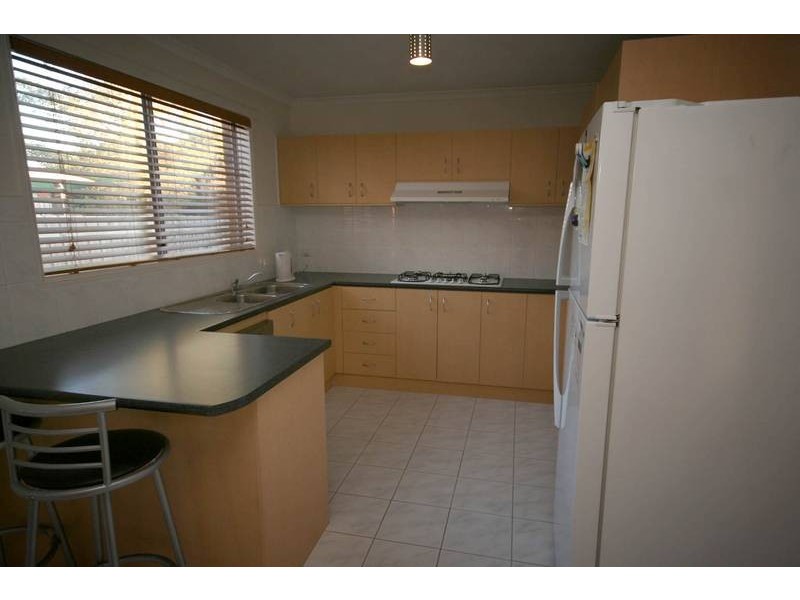 1 Roebourne Mews, Cranbourne East VIC 3977