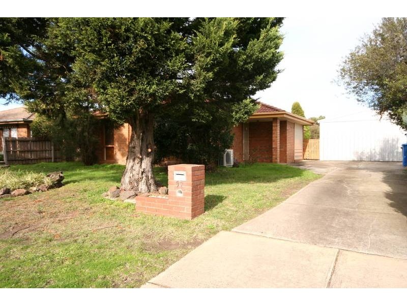 97 Gipps Crescent, Cranbourne VIC 3977