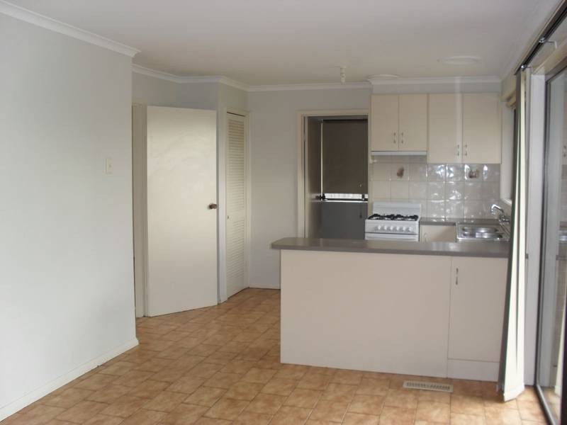 15 Fenfield Street, Cranbourne VIC 3977