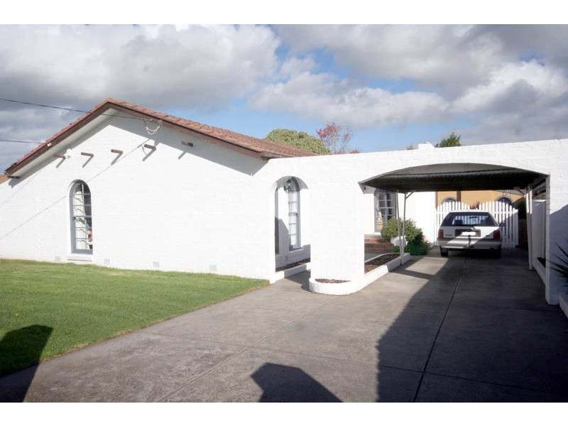 2 Haven Court, Cranbourne VIC 3977